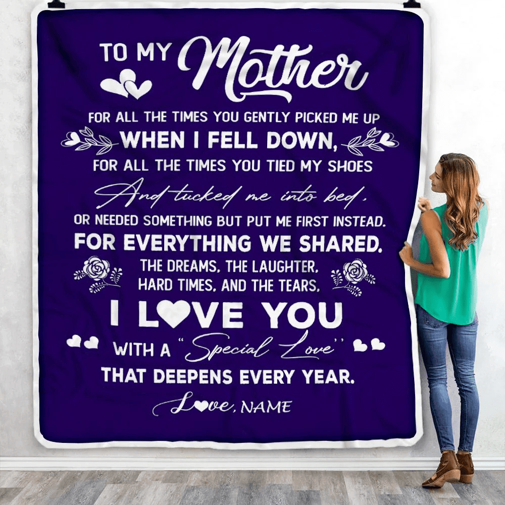 Personalized My Mom Blanket from Daughter Son I Love You With A Special Love Mom Mothers Day Birthday Thanksgiving Christmas Customized Fleece Throw Blanket